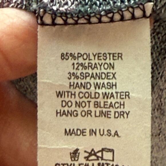 Lovely Melody, Pullover Sweater, Size Medium - Picture 3 of 7